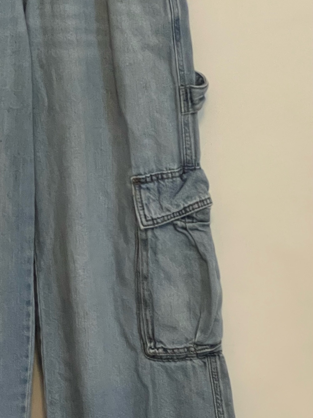 Wild Fable Light Wash Mid Rise Baggy Wide Leg Cargo Jeans size 00 - Picture 6 of 10